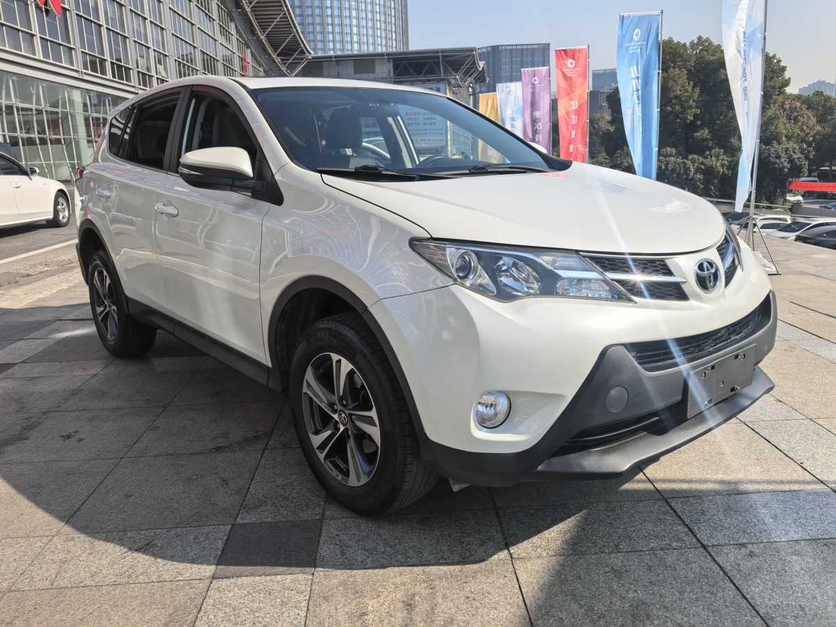 豐田 RAV4  2018款 榮放 2.0L CVT兩驅(qū)風(fēng)尚版圖片