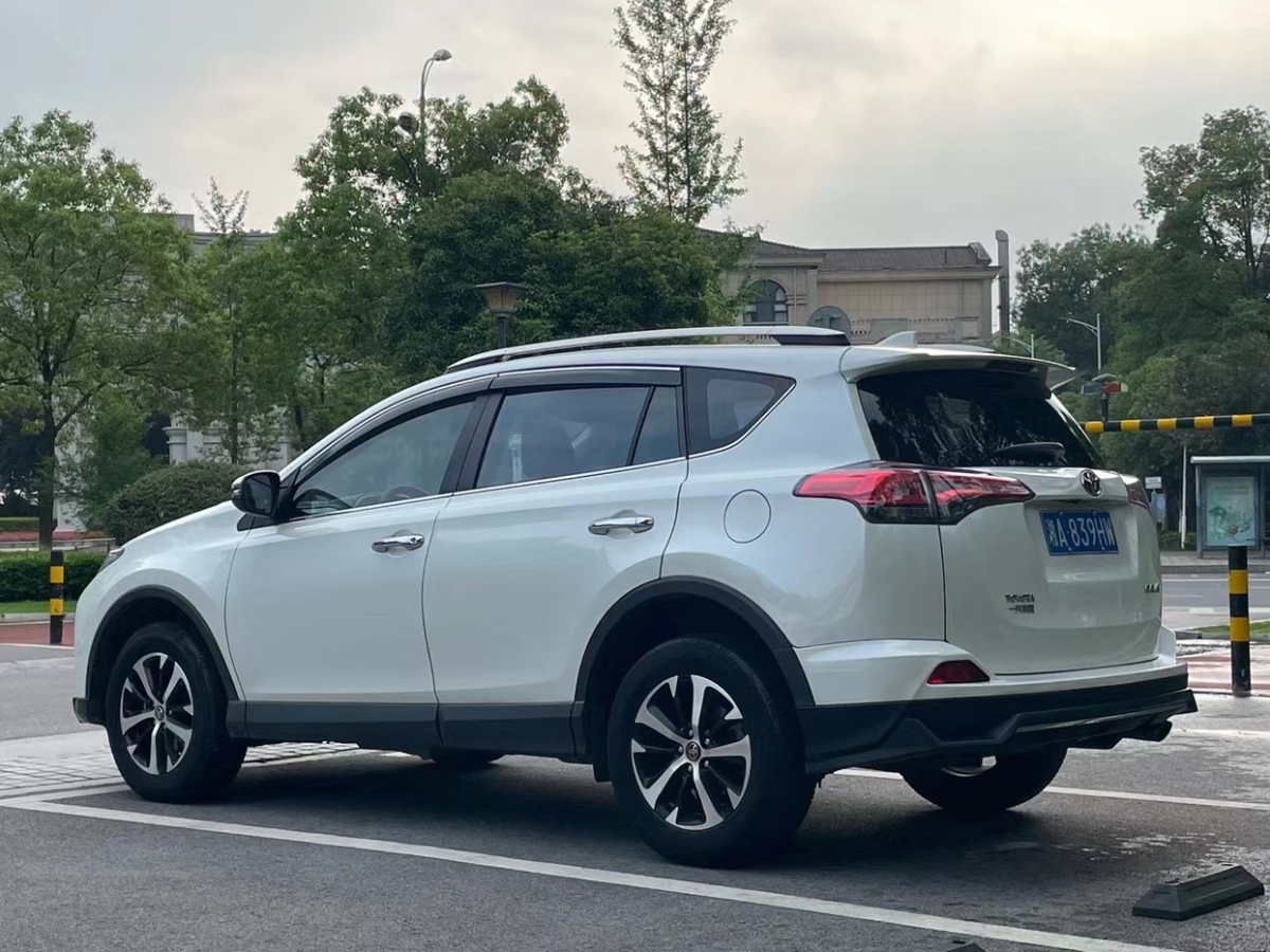 2019年8月豐田 RAV4榮放  2019款  2.0L CVT兩驅(qū)風(fēng)尚版 國VI