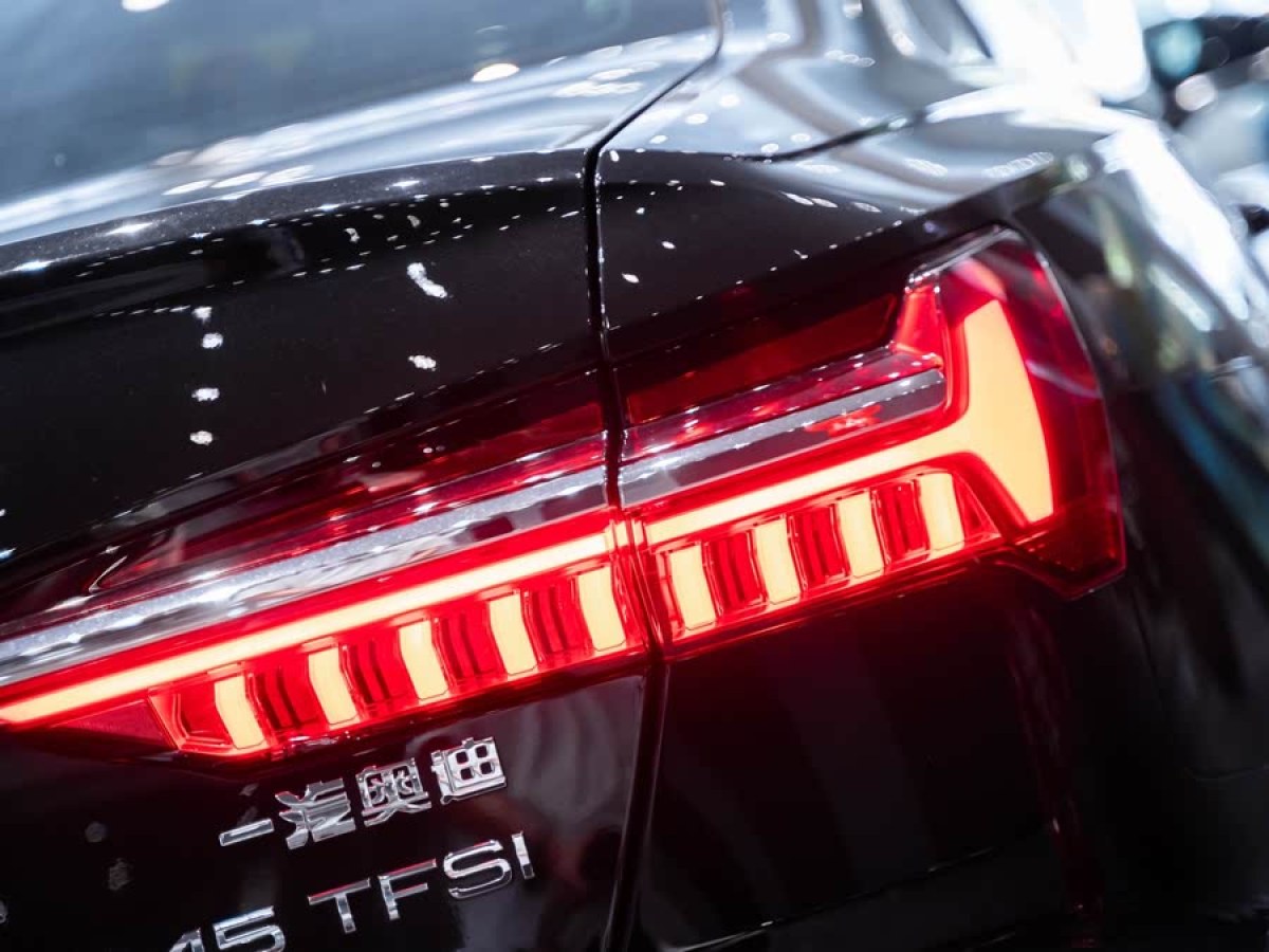 奧迪 奧迪A6L  2024款 45 TFSI 臻選動感型圖片