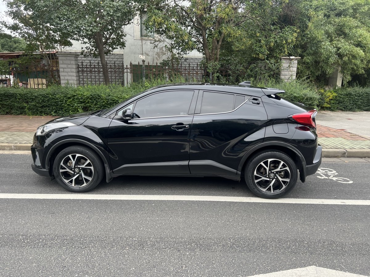 豐田 C-HR  2020款 2.0L 舒適版圖片