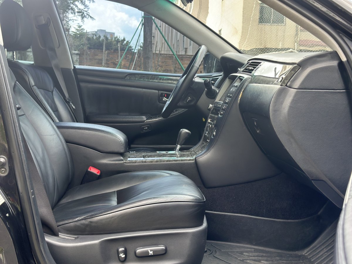 2005年4月豐田 皇冠  2005款 3.0L Royal Saloon