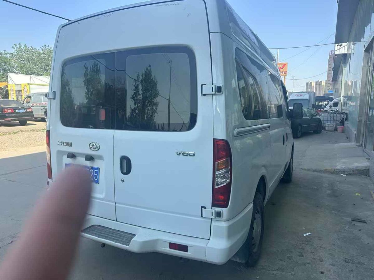 上汽大通 V80  2019款 EV80純電動(dòng)客車加長(zhǎng)軸中頂10-14座53kWh圖片