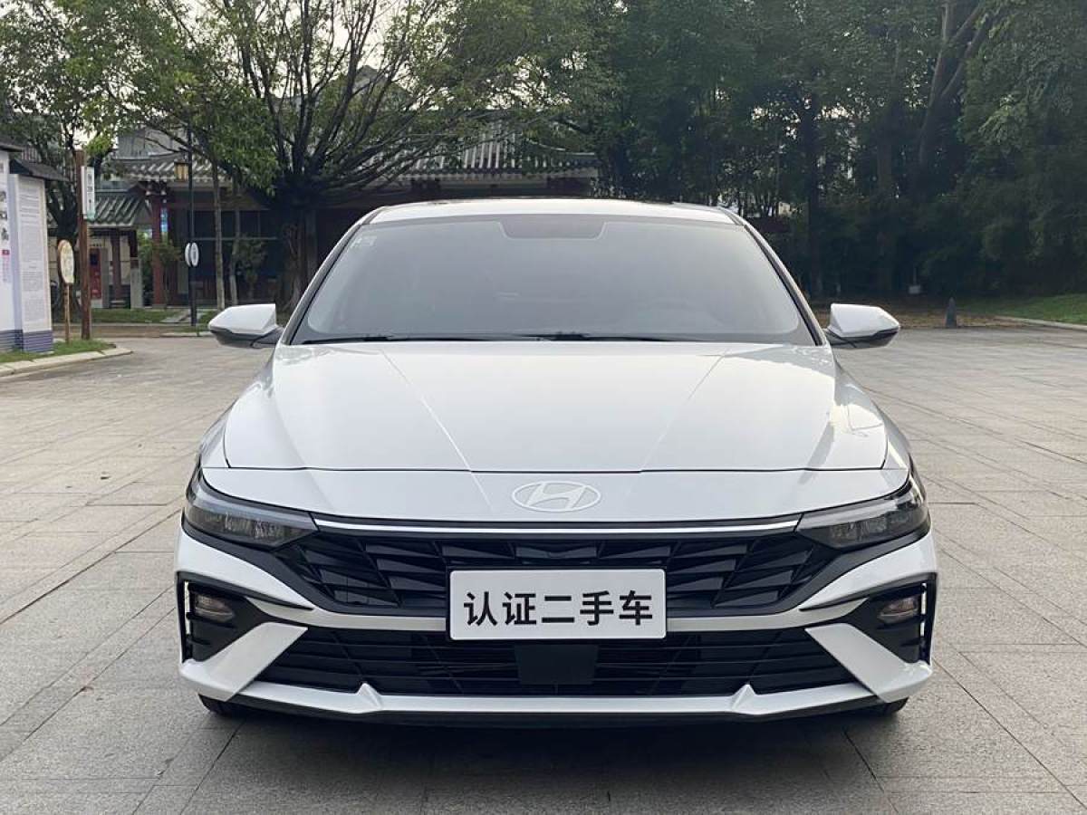 現(xiàn)代 伊蘭特  2023款 1.5L CVT LUX尊貴版圖片