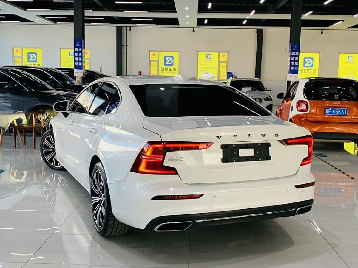 沃爾沃 S60L  2022款 B4 智遠(yuǎn)豪華版圖片