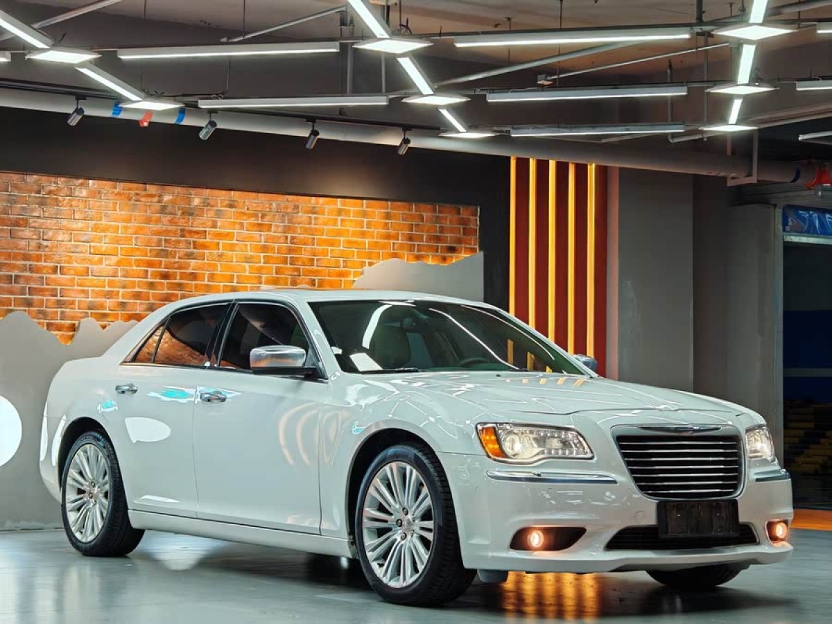 克萊斯勒 300C  2013款 3.6L 尊享版圖片