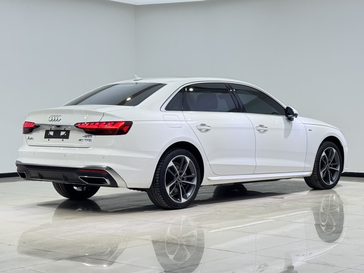 奧迪 奧迪A4L  2022款 40 TFSI 時尚動感型圖片