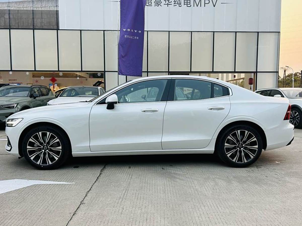 沃爾沃 S60L  2024款 B4 智遠(yuǎn)豪華版圖片