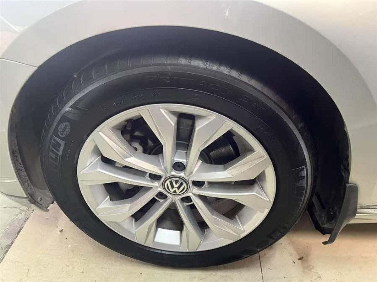 大眾 邁騰  2018款 改款 330TSI DSG 豪華型圖片