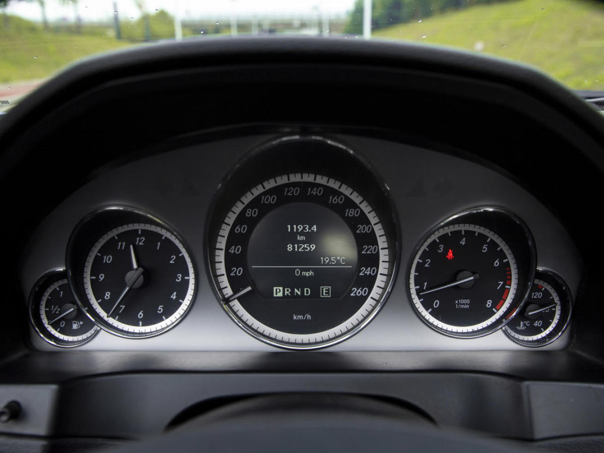 2011年7月奔驰 奔驰E级  2010款 E 260 CGI 敞篷版