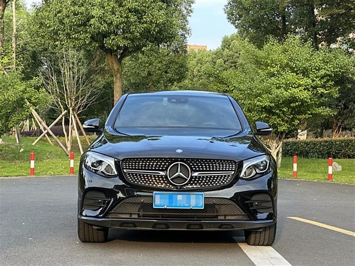 奔馳 奔馳GLC  2023款 改款 GLC 260 4MATIC 轎跑SUV圖片