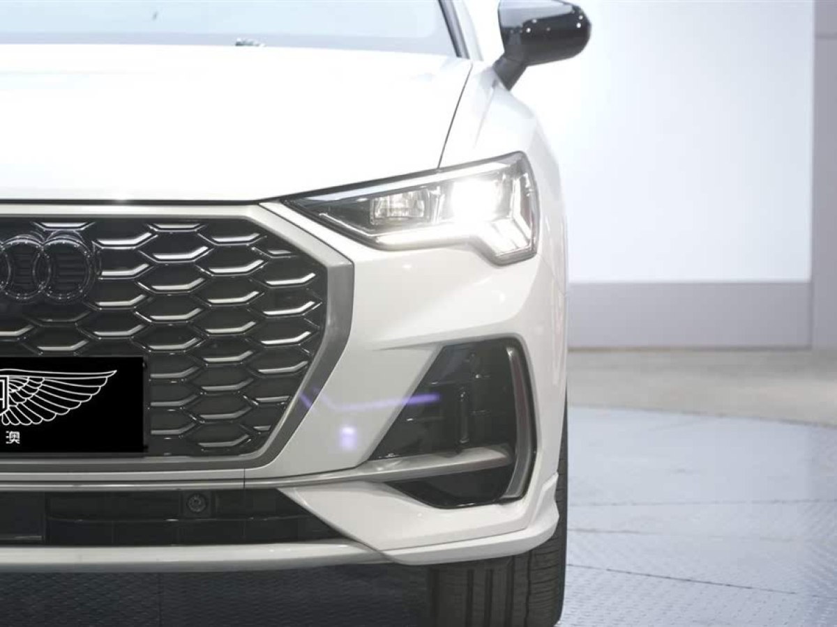 奧迪 奧迪Q3  2024款 40 TFSI 時(shí)尚動(dòng)感型圖片