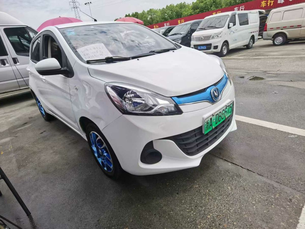 長(zhǎng)安 奔奔EV  2019款 EC260 時(shí)尚型圖片