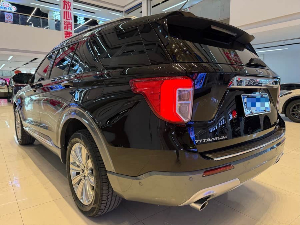福特 探險(xiǎn)者  2023款 EcoBoost 285 四驅(qū)鈦金版 6座圖片