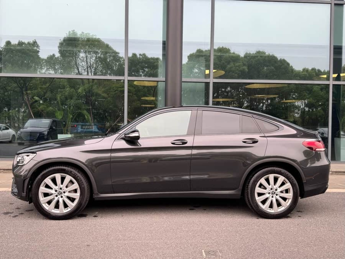 奔馳 奔馳GLC  2023款 改款 GLC 260 4MATIC 轎跑SUV圖片