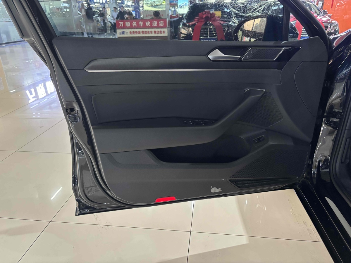 大眾 邁騰  2019款  330TSI DSG 領(lǐng)先型 國(guó)VI圖片