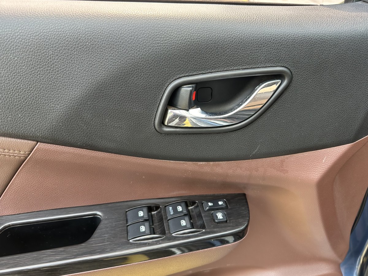 東風(fēng)風(fēng)行 風(fēng)行SX6  2016款 1.6L 手動尊享型圖片