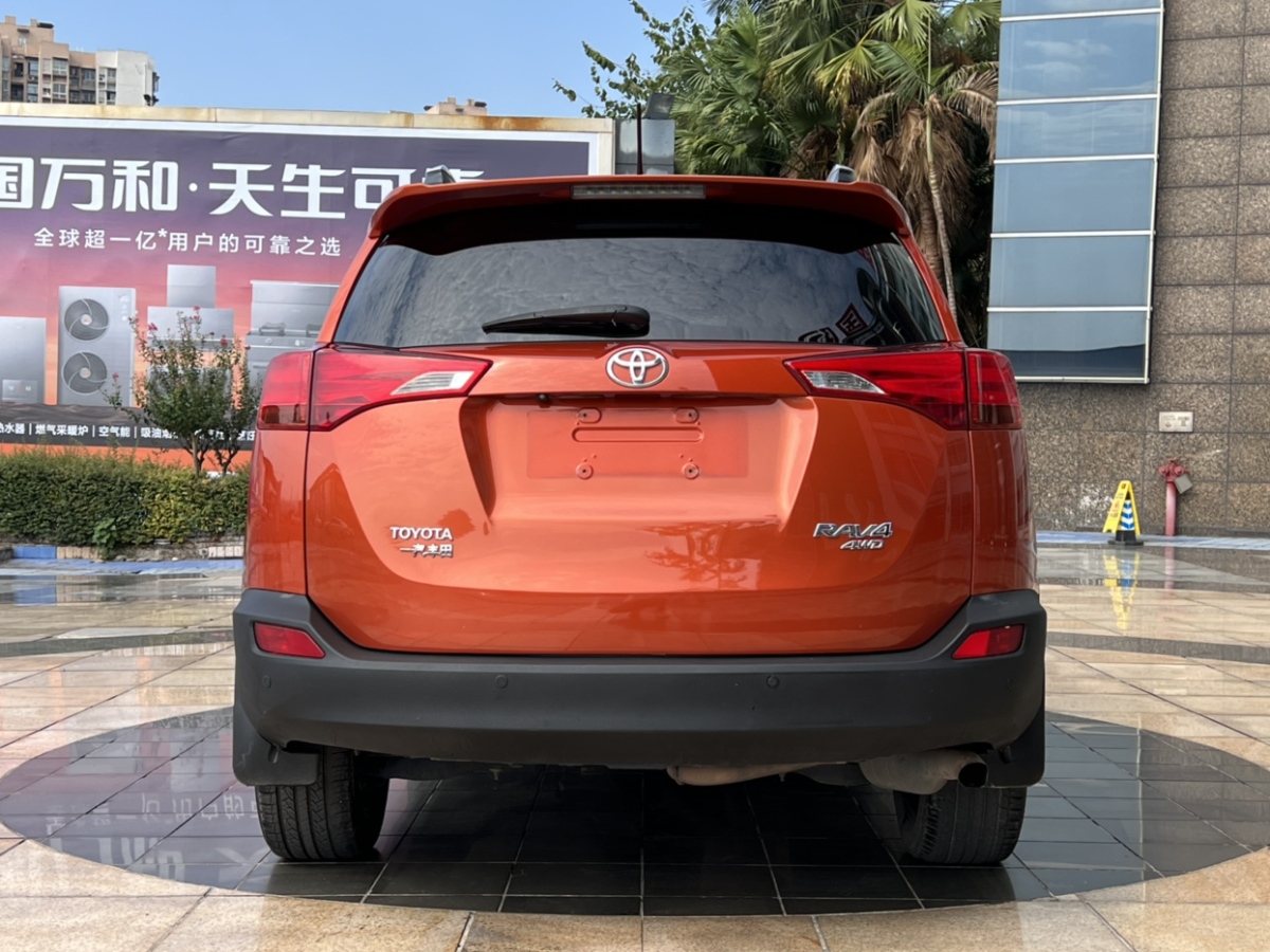 2014年1月豐田 RAV4榮放  2013款 2.5L 自動四驅尊貴版