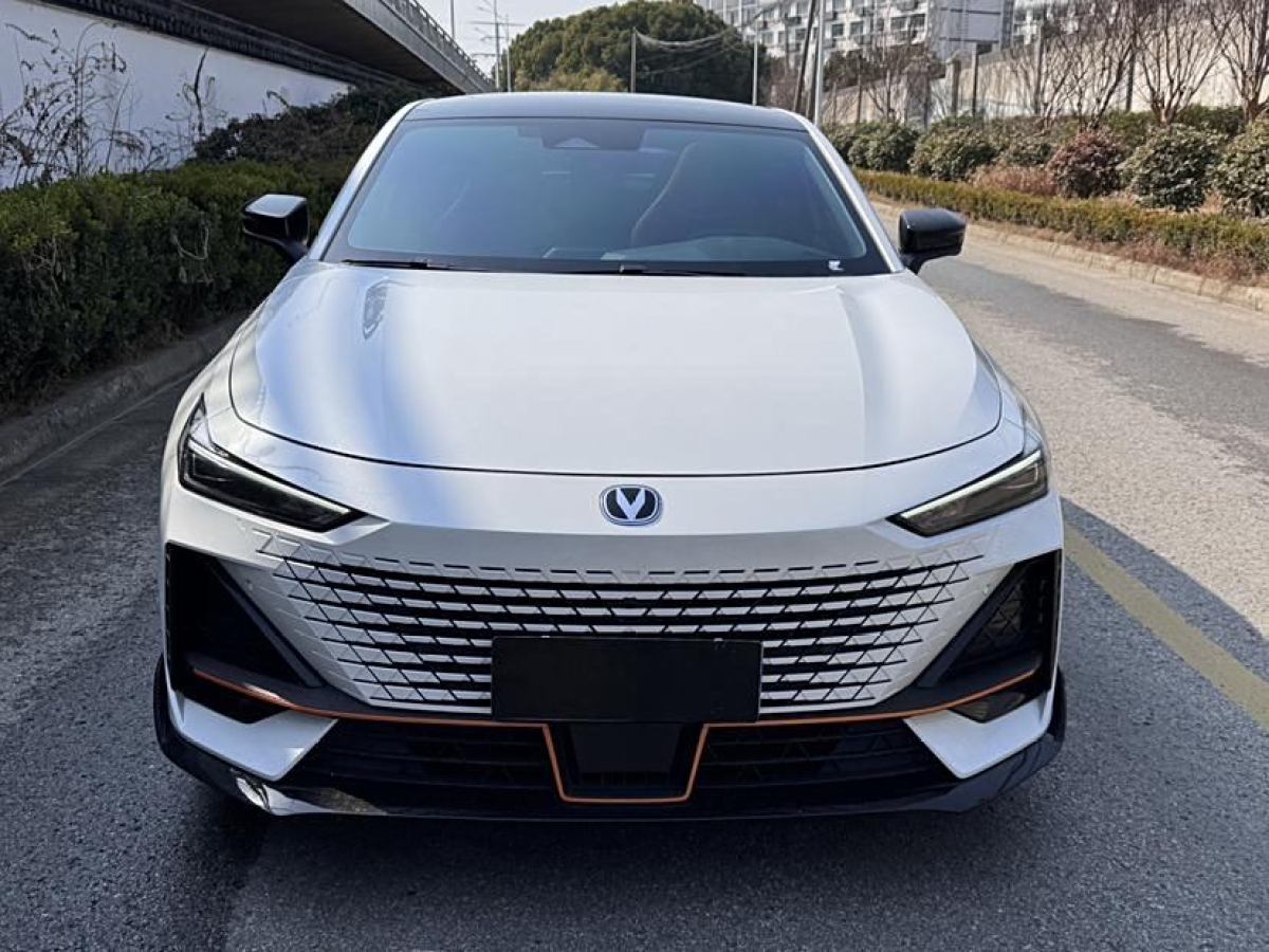 長安 長安UNI-V  2022款 1.5T 卓越型圖片