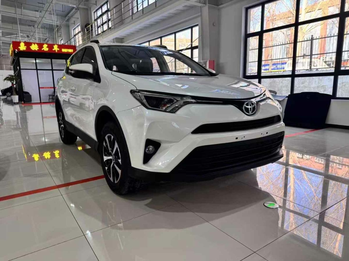 豐田 RAV4榮放  2018款 2.0L CVT兩驅(qū)風(fēng)尚X版圖片