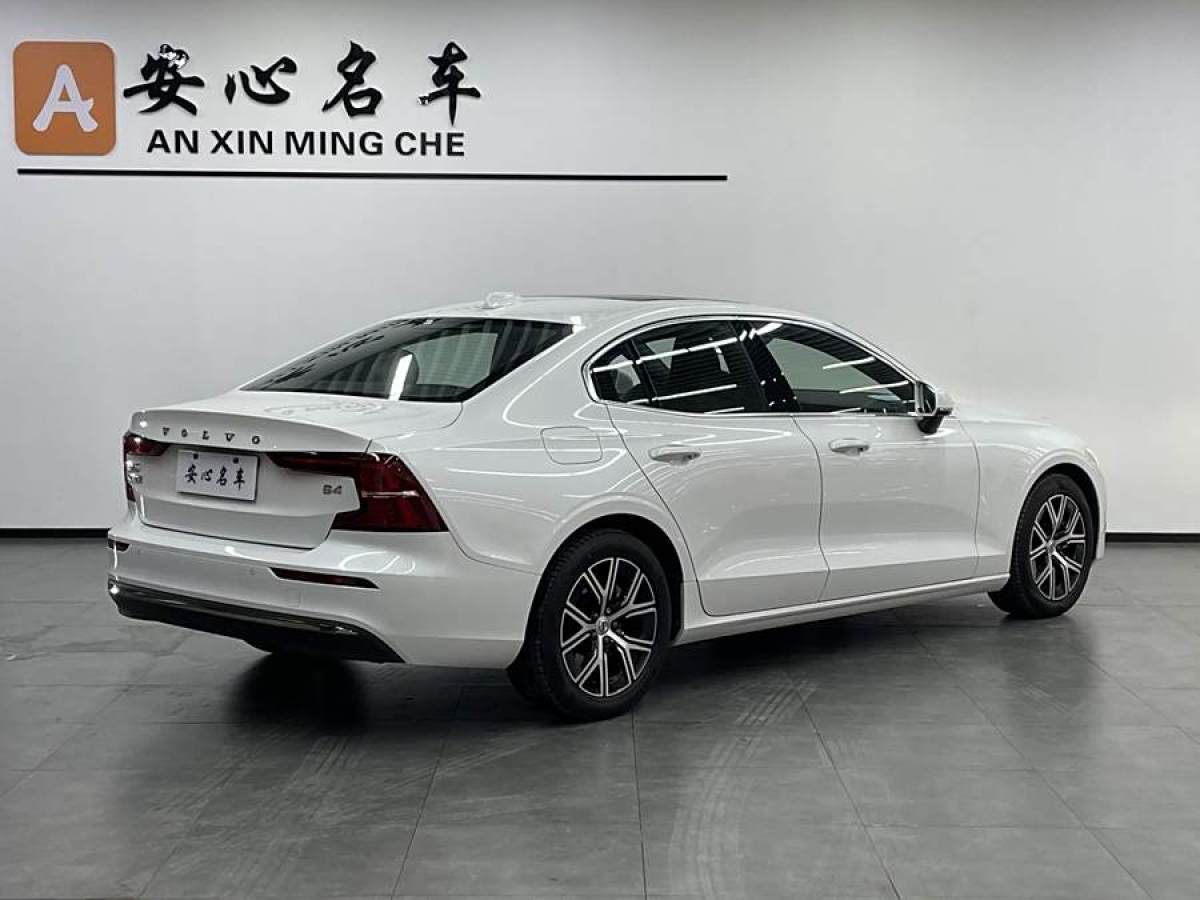 沃爾沃 S60L  2024款 B4 智逸豪華版圖片