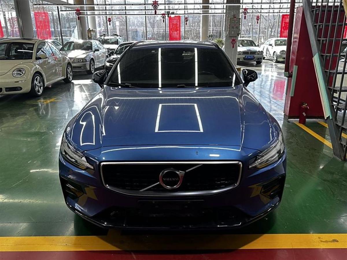 沃爾沃 V60  2020款 T5 智遠(yuǎn)運(yùn)動(dòng)版圖片