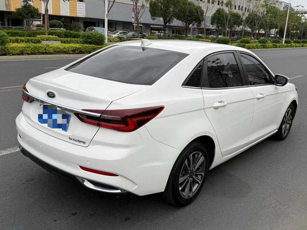 福特 福睿斯  2021款 1.5L 自動鉆石版圖片