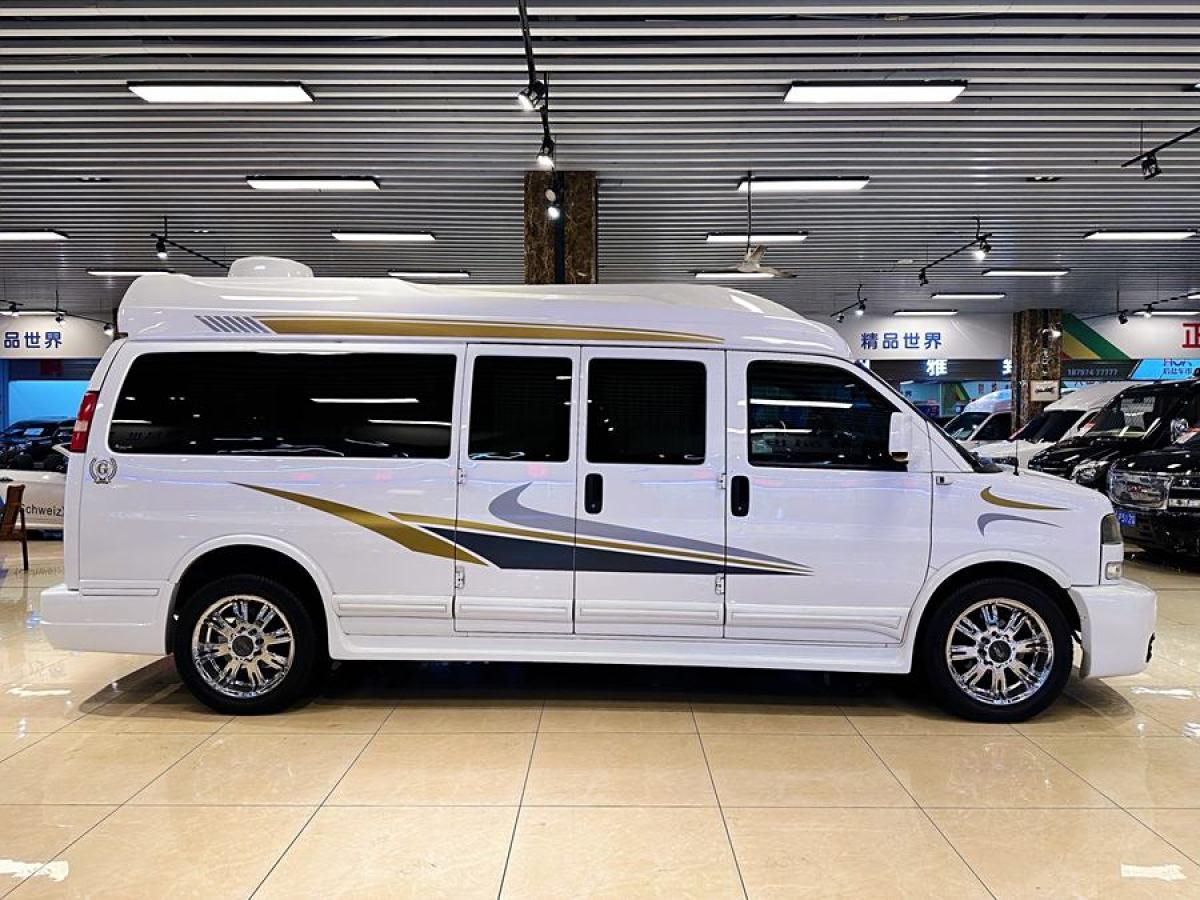 2015年10月GMC SAVANA  2012款 6.0L 領(lǐng)袖級(jí)至尊版