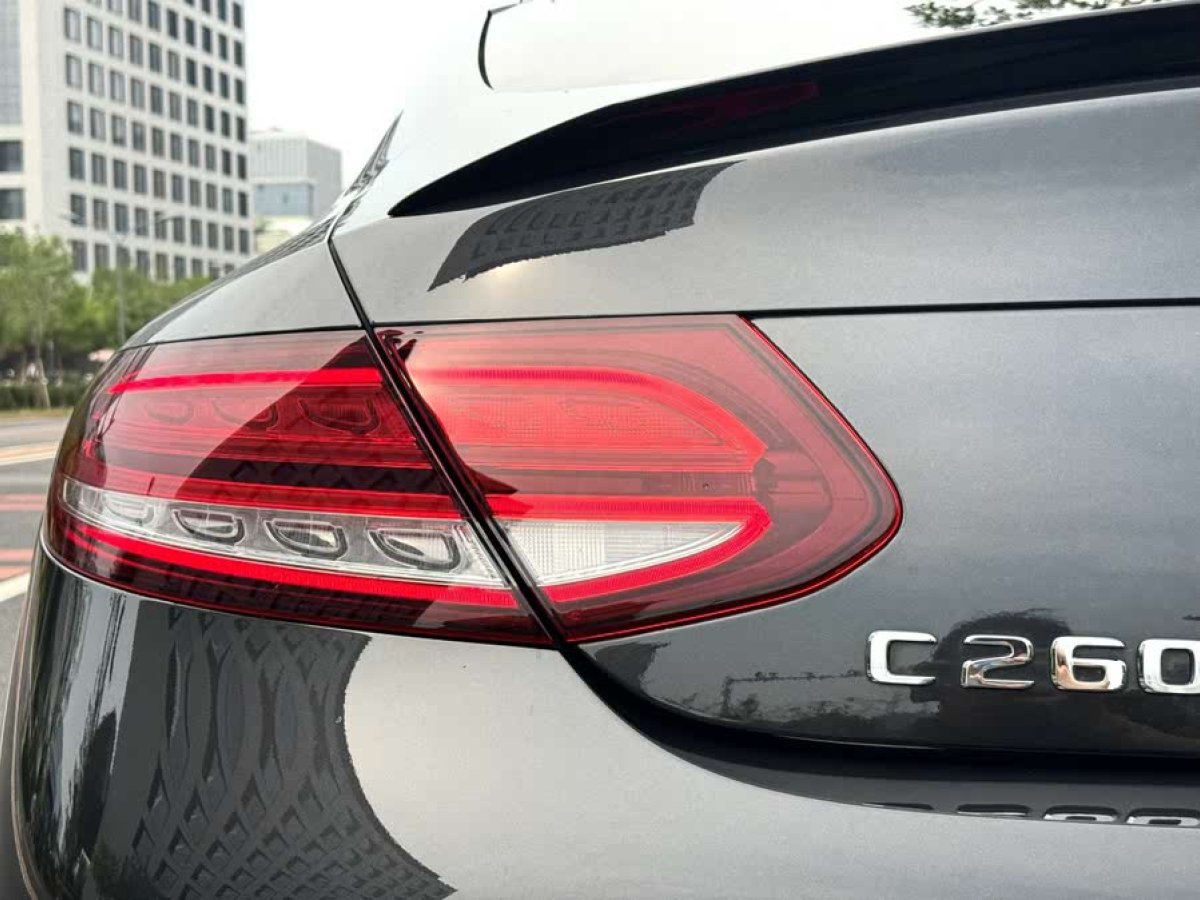 奔馳 奔馳C級(jí)  2022款 改款 C 260 轎跑車圖片