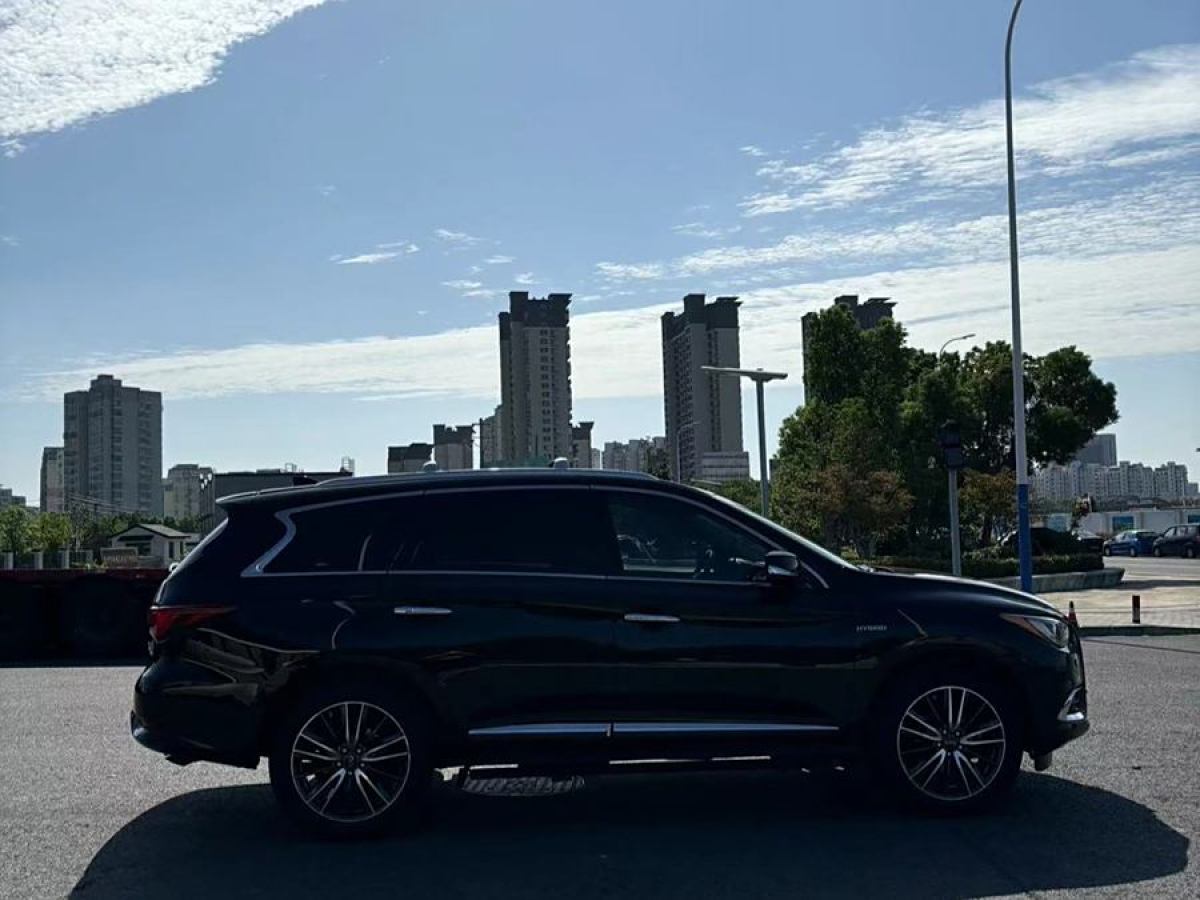 2018年3月英菲尼迪 QX60  2020款 2.5 S/C Hybrid 兩驅(qū)卓越版 國(guó)VI