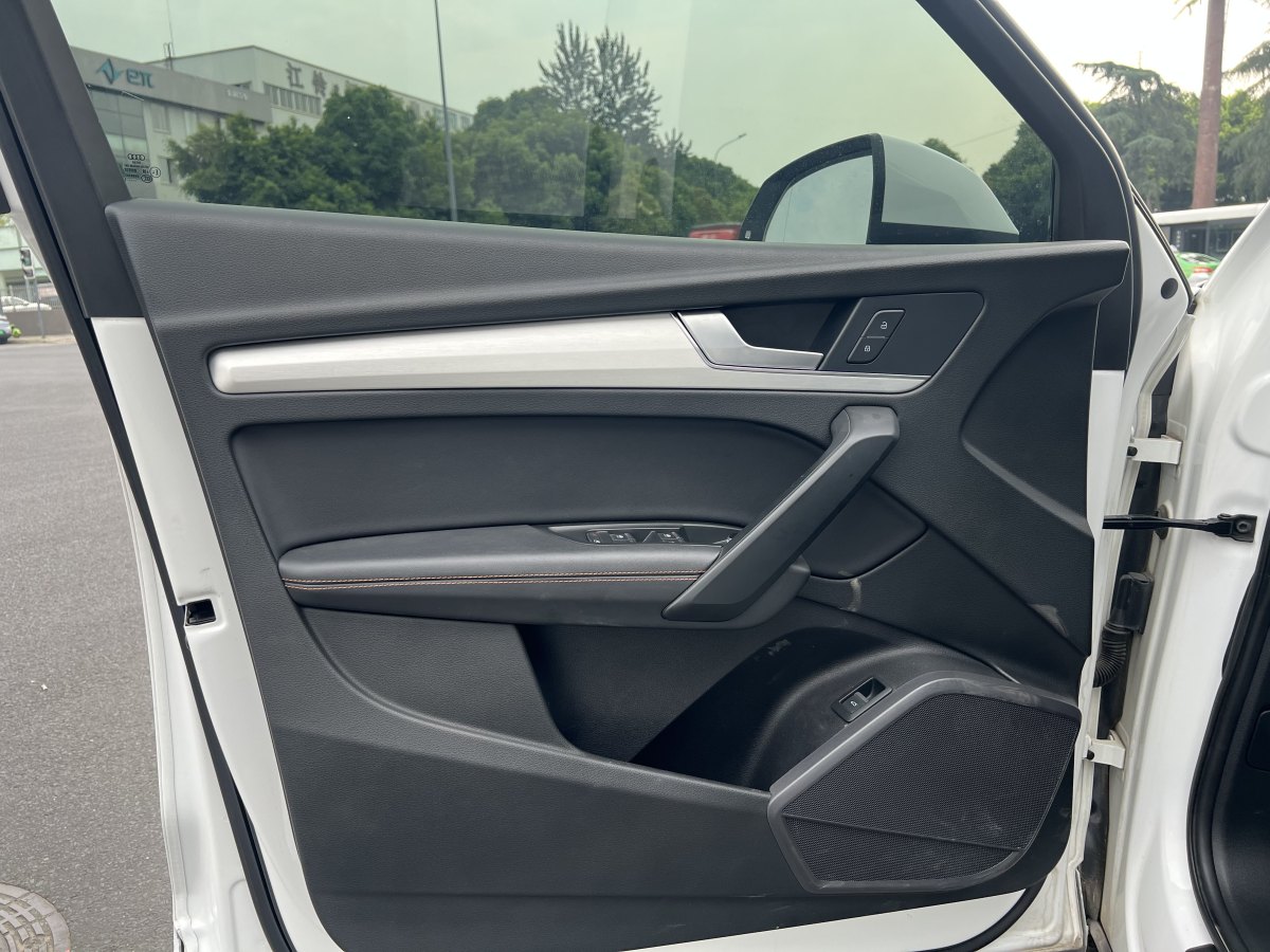 奧迪 奧迪Q5L  2020款 改款 40 TFSI 榮享時尚型圖片