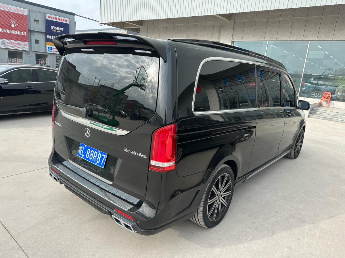 奔馳 V級(jí)  2021款 V 260 L 長(zhǎng)軸距尊貴版圖片