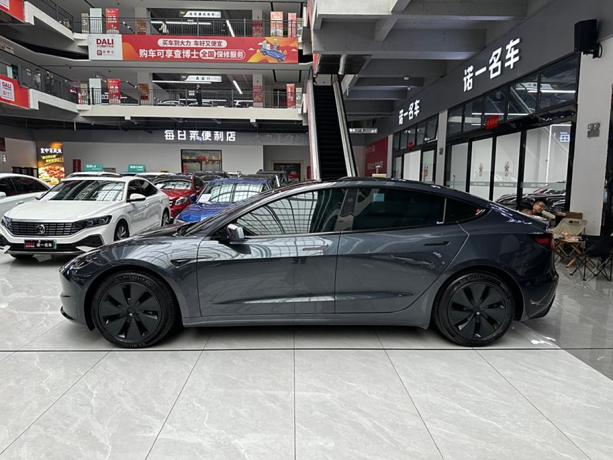 特斯拉 Model 3  2023款 后輪驅(qū)動(dòng)版圖片