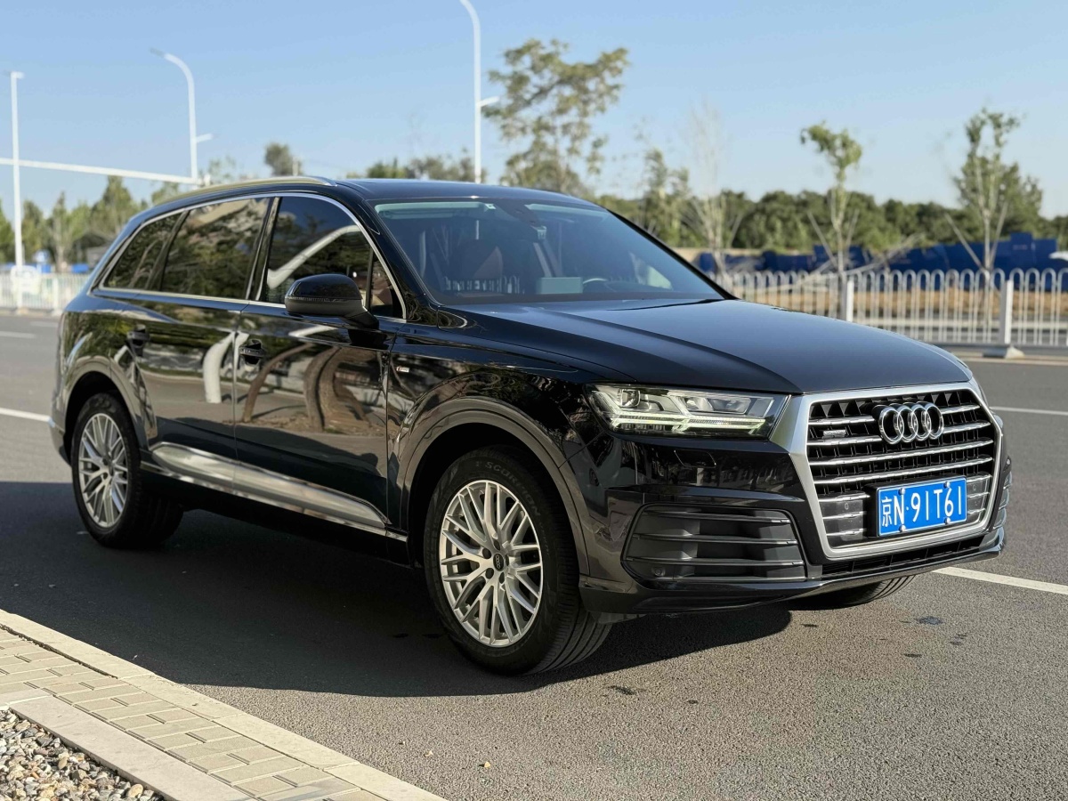 2019年10月奧迪 奧迪Q7  2019款 55 TFSI S line運(yùn)動(dòng)型