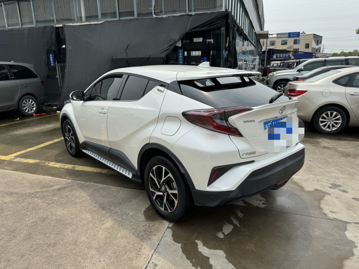 2019年7月豐田 C-HR  2018款 2.0L 領(lǐng)先特別版 國V