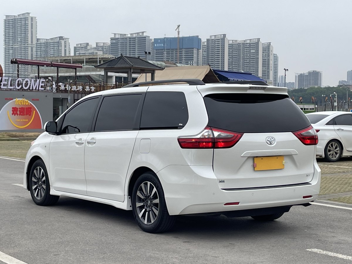 豐田 塞納  2015款 3.5L 兩驅(qū)LE圖片