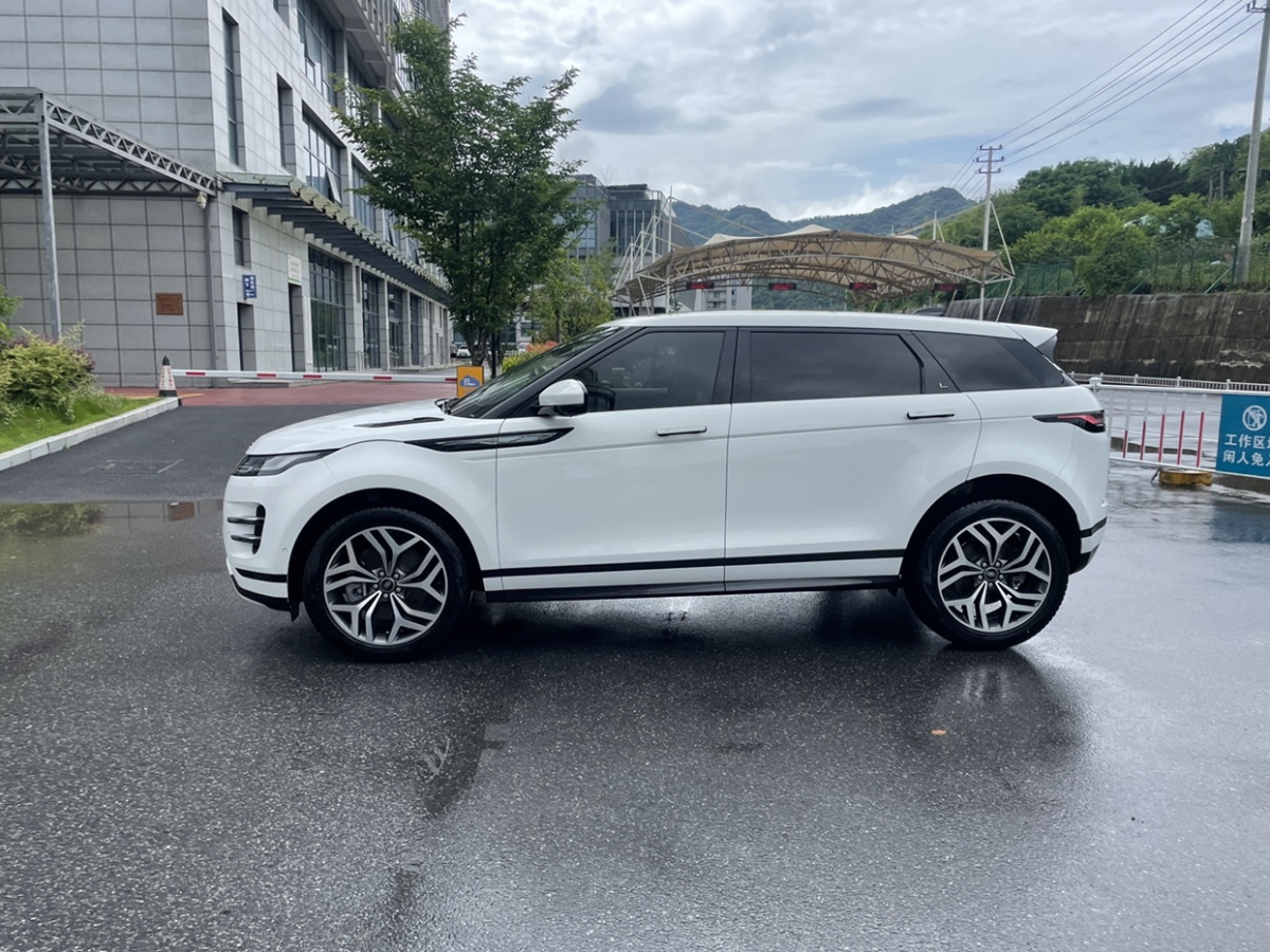 路虎 攬勝極光  2022款 極光L 249PS R-Dynamic HSE 奢享版圖片