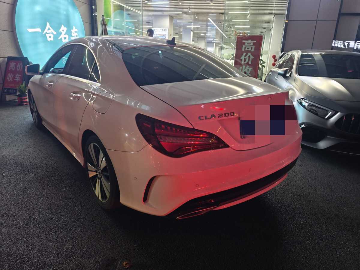 奔馳 奔馳CLA級(jí)  2018款 CLA 200 時(shí)尚型圖片