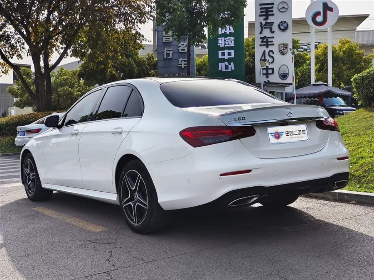奔馳 奔馳E級(jí)  2022款 E 260 時(shí)尚型運(yùn)動(dòng)版圖片