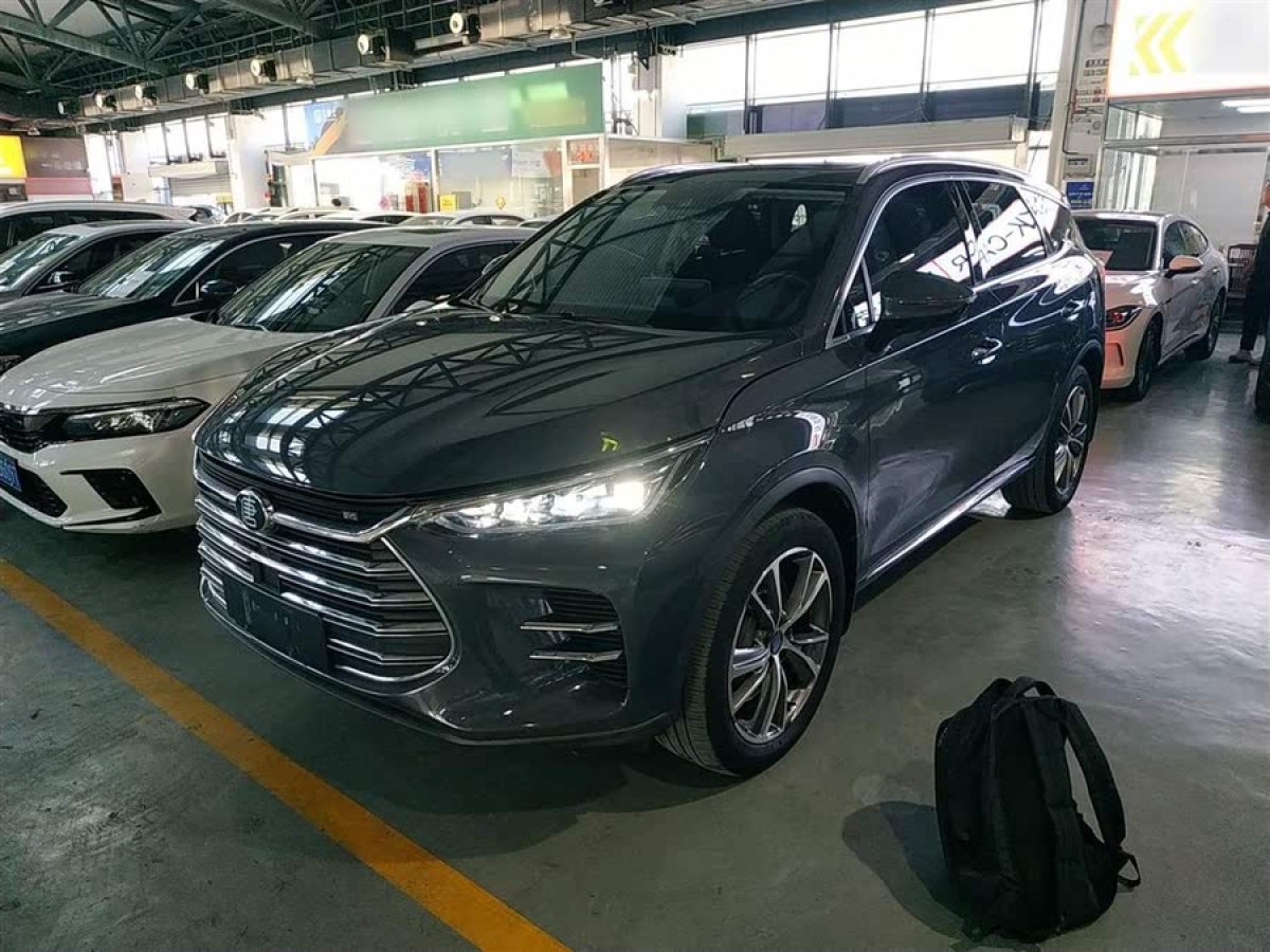 比亞迪 唐新能源  2018款 DM 2.0T 全時(shí)四驅(qū)智聯(lián)創(chuàng)享型 5座圖片