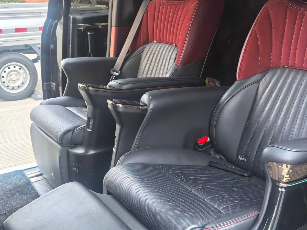 廣汽傳祺 M8  2023款 大師系列 390T 四座御享版圖片