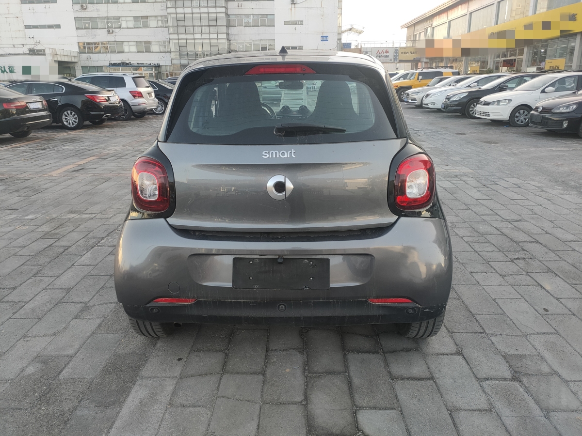 smart forfour  2016款 1.0L 52千瓦激情版圖片