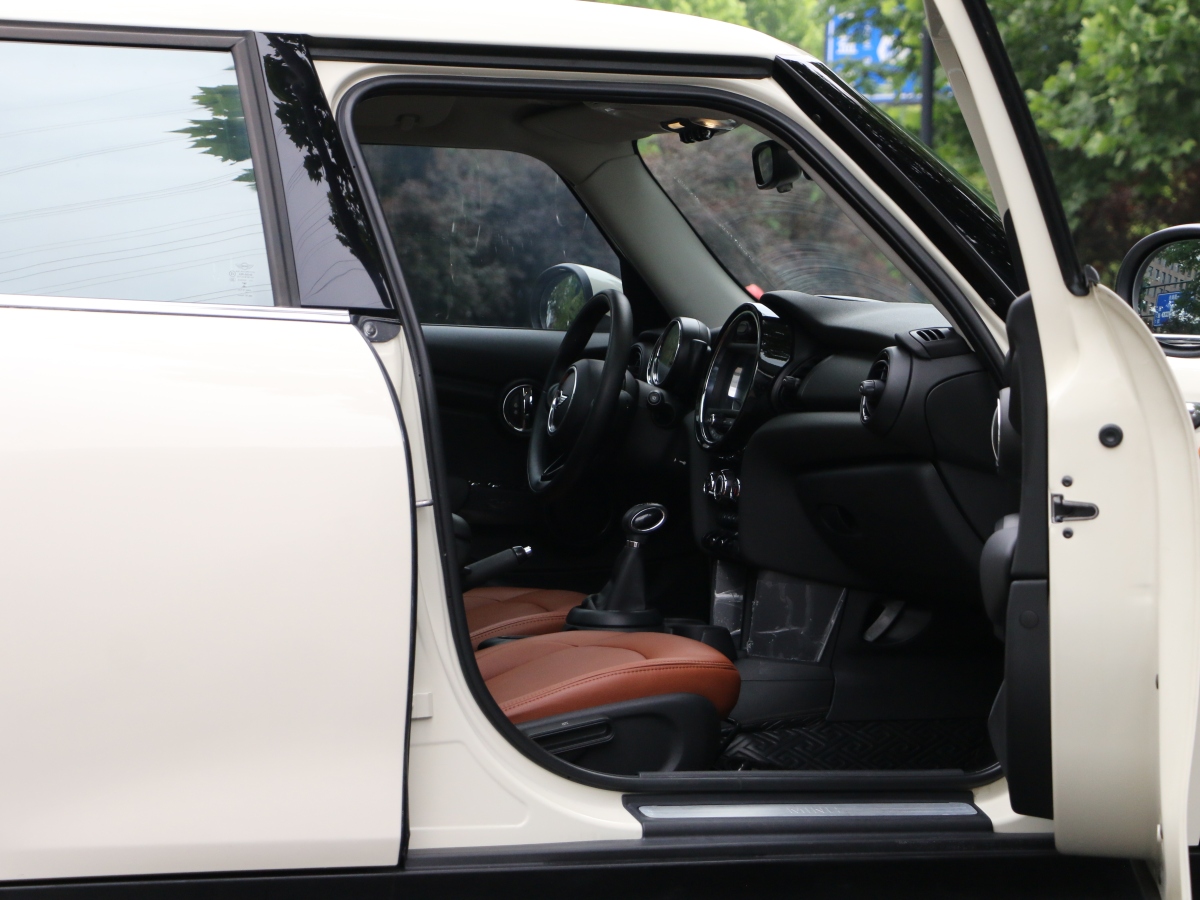 MINI MINI  2015款 1.2T ONE 五門版圖片
