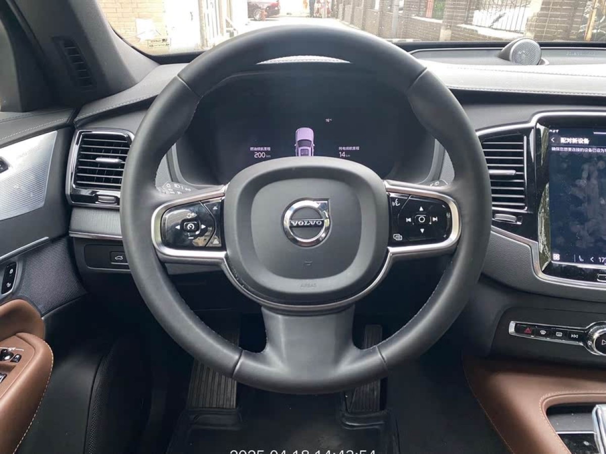 沃爾沃 XC90新能源  2022款 改款 E驅(qū)混動(dòng) T8 智尊豪華版 7座圖片