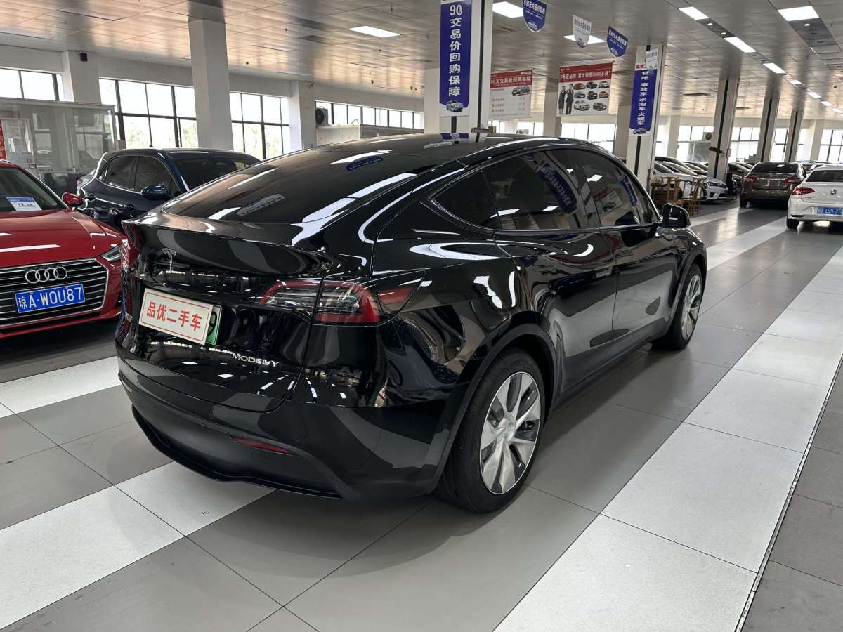 特斯拉 Model 3  2022款 后輪驅(qū)動(dòng)版圖片