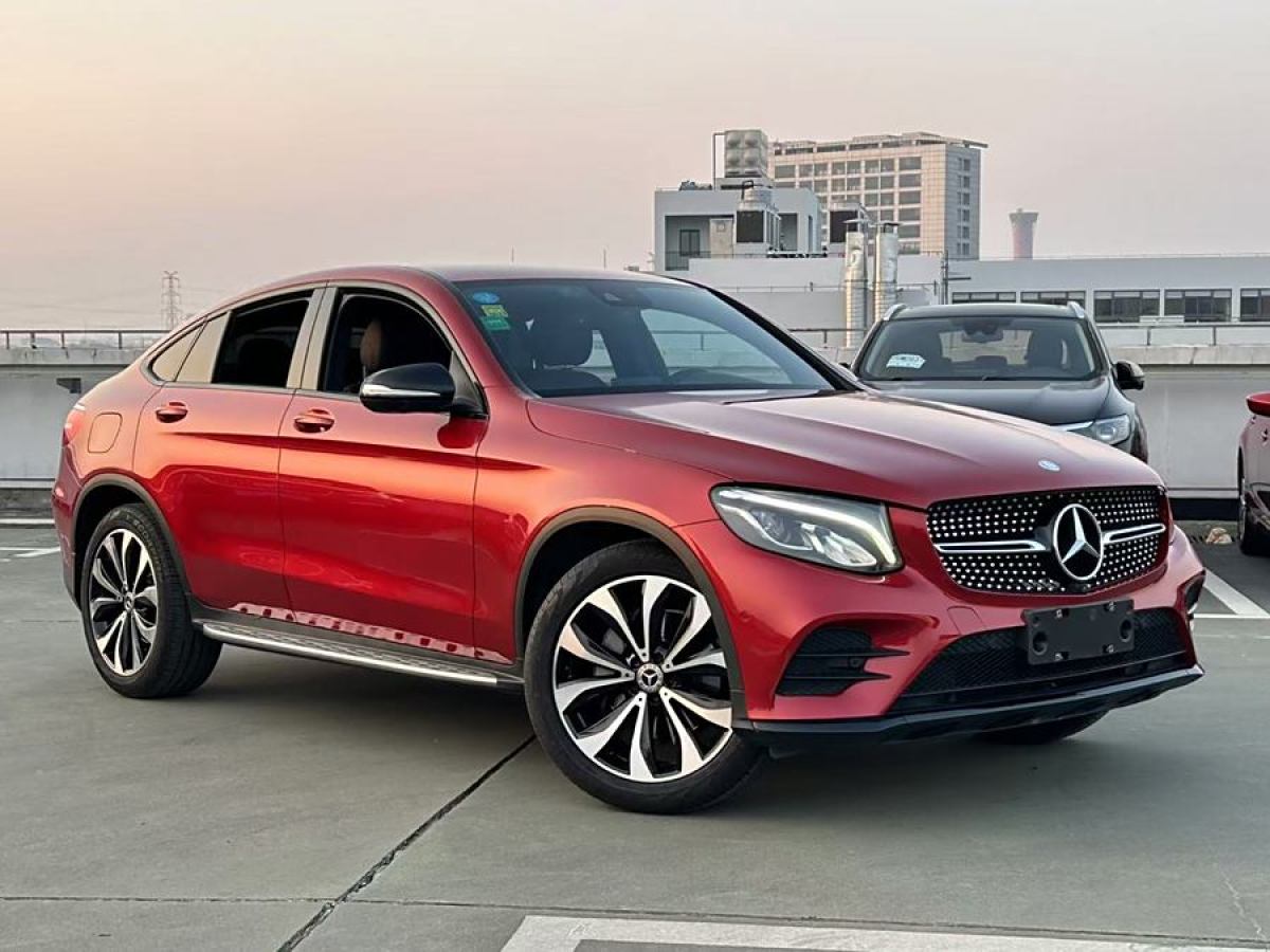 奔馳 奔馳GLC  2022款 改款 GLC 260 4MATIC 轎跑SUV圖片