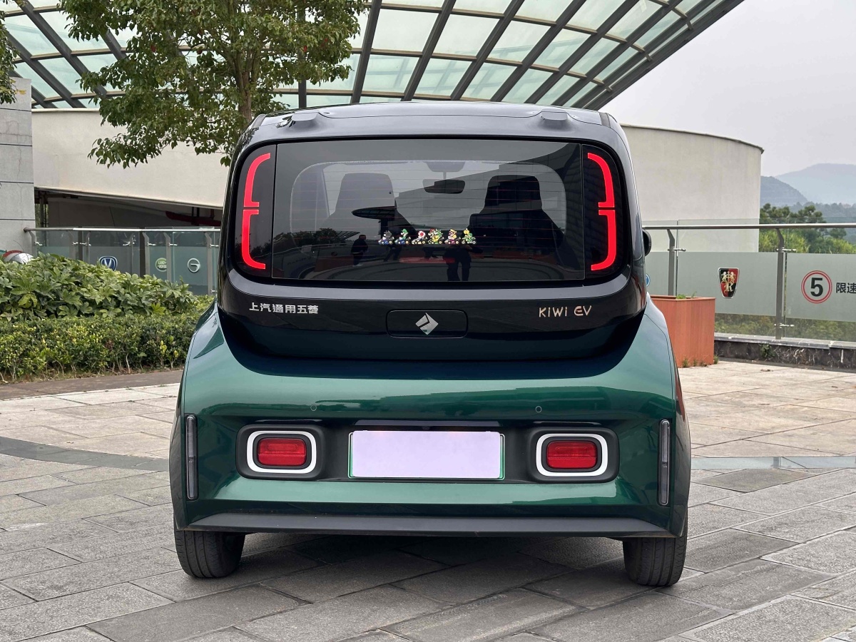 寶駿 寶駿KiWi EV  2022款 藝術(shù)家輕享版 三元鋰圖片