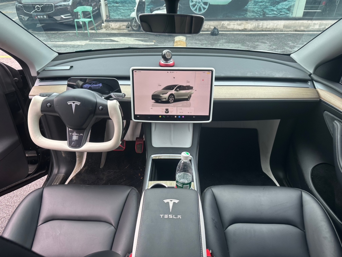 特斯拉 Model Y  2021款 改款 標(biāo)準(zhǔn)續(xù)航后驅(qū)升級(jí)版圖片