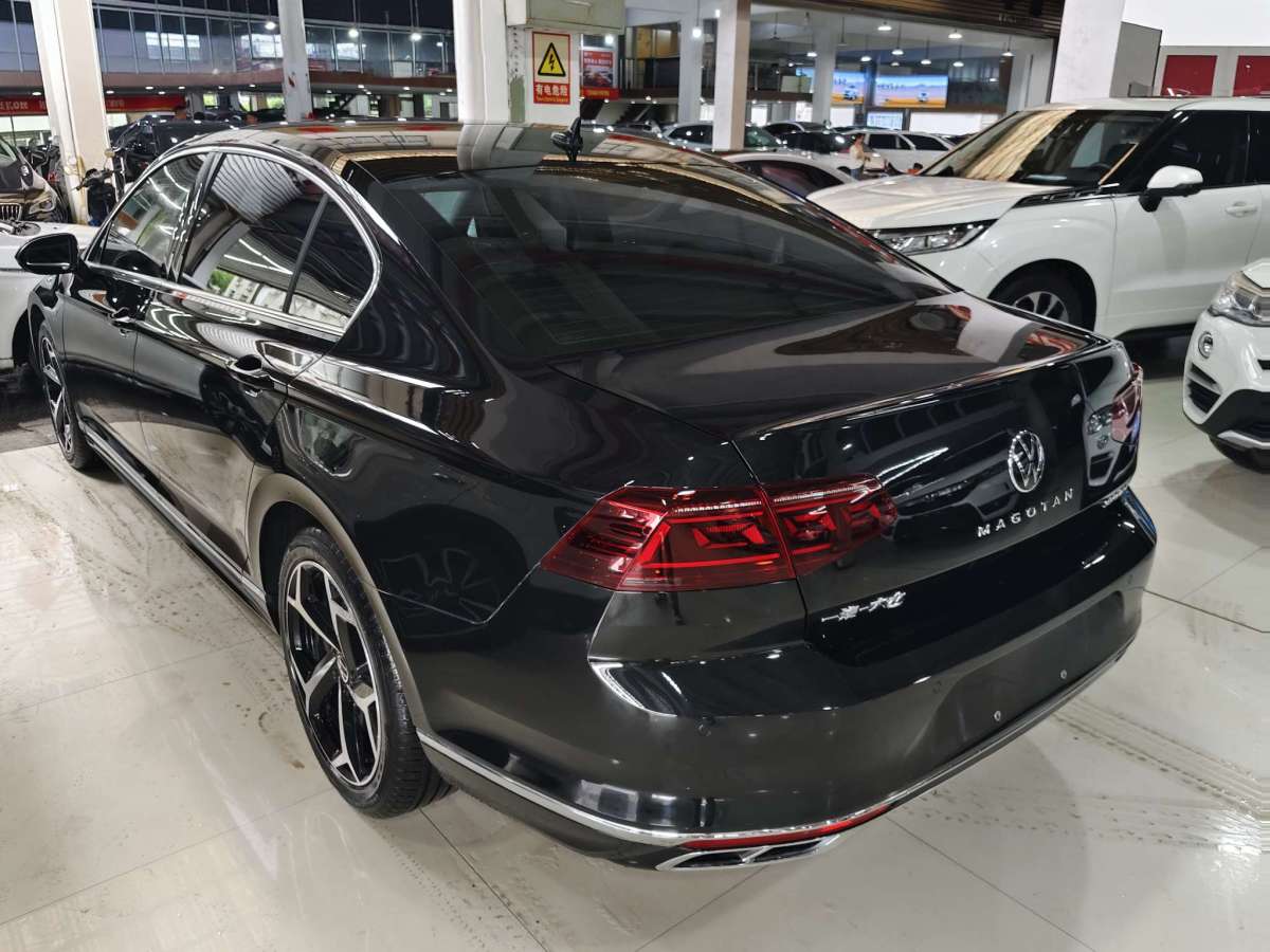大眾 邁騰  2023款 200萬輛紀(jì)念版 330TSI DSG領(lǐng)先型圖片
