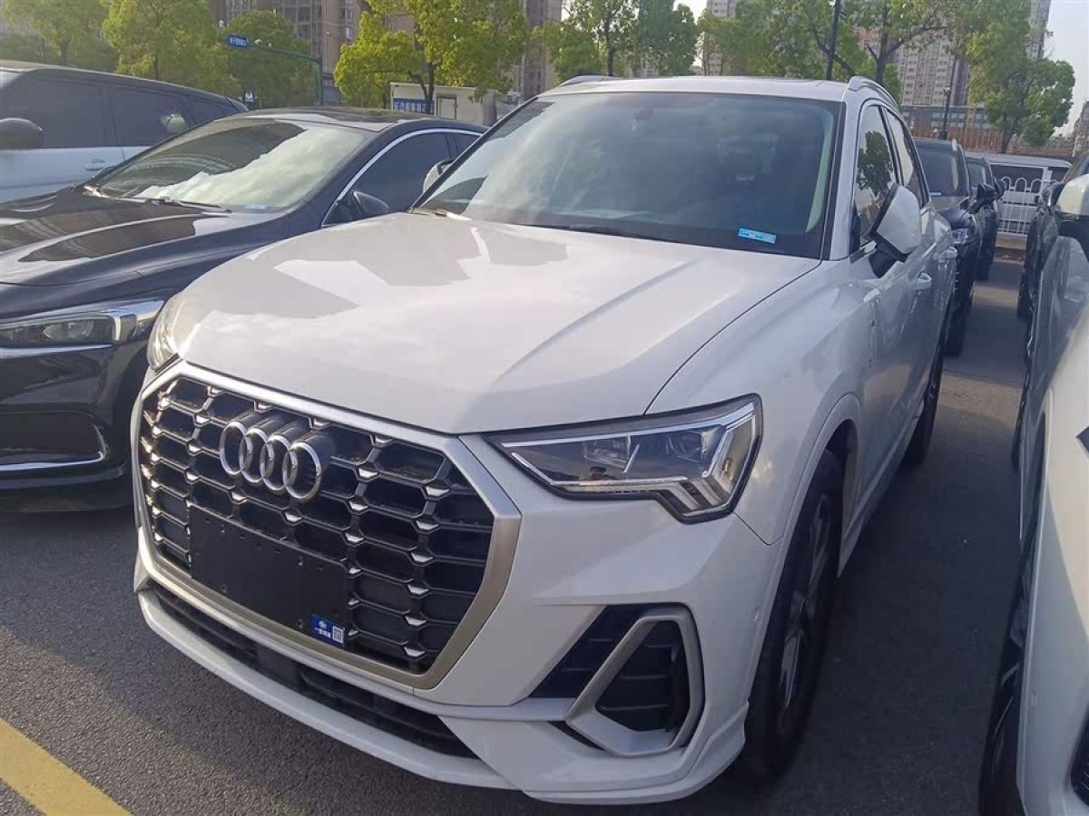 奧迪 奧迪Q3  2022款 40 TFSI 時(shí)尚動(dòng)感型圖片