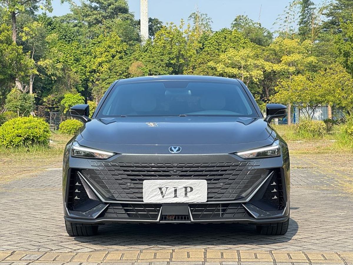 長(zhǎng)安 長(zhǎng)安UNI-V  2023款 1.5T 尊貴型圖片